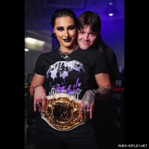 rhearipley_wwe_353384089_615116947035267_4996955822210977220_n.jpg